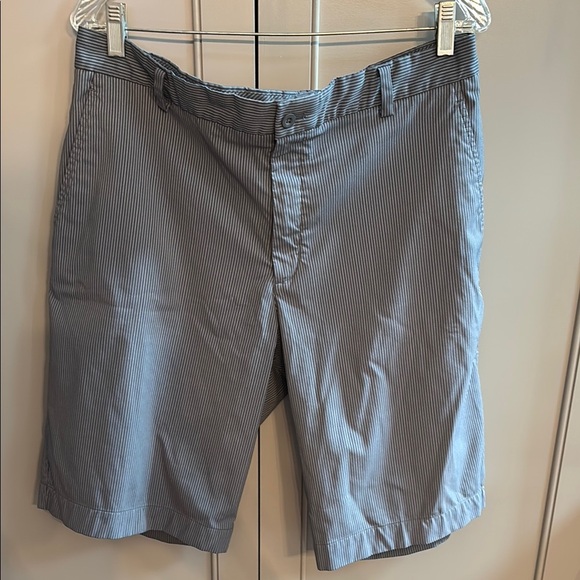 Men's Nike Golf Dri Fit Flat Front Shorts Size 36 Gray Stripe - Picture 1 of 4